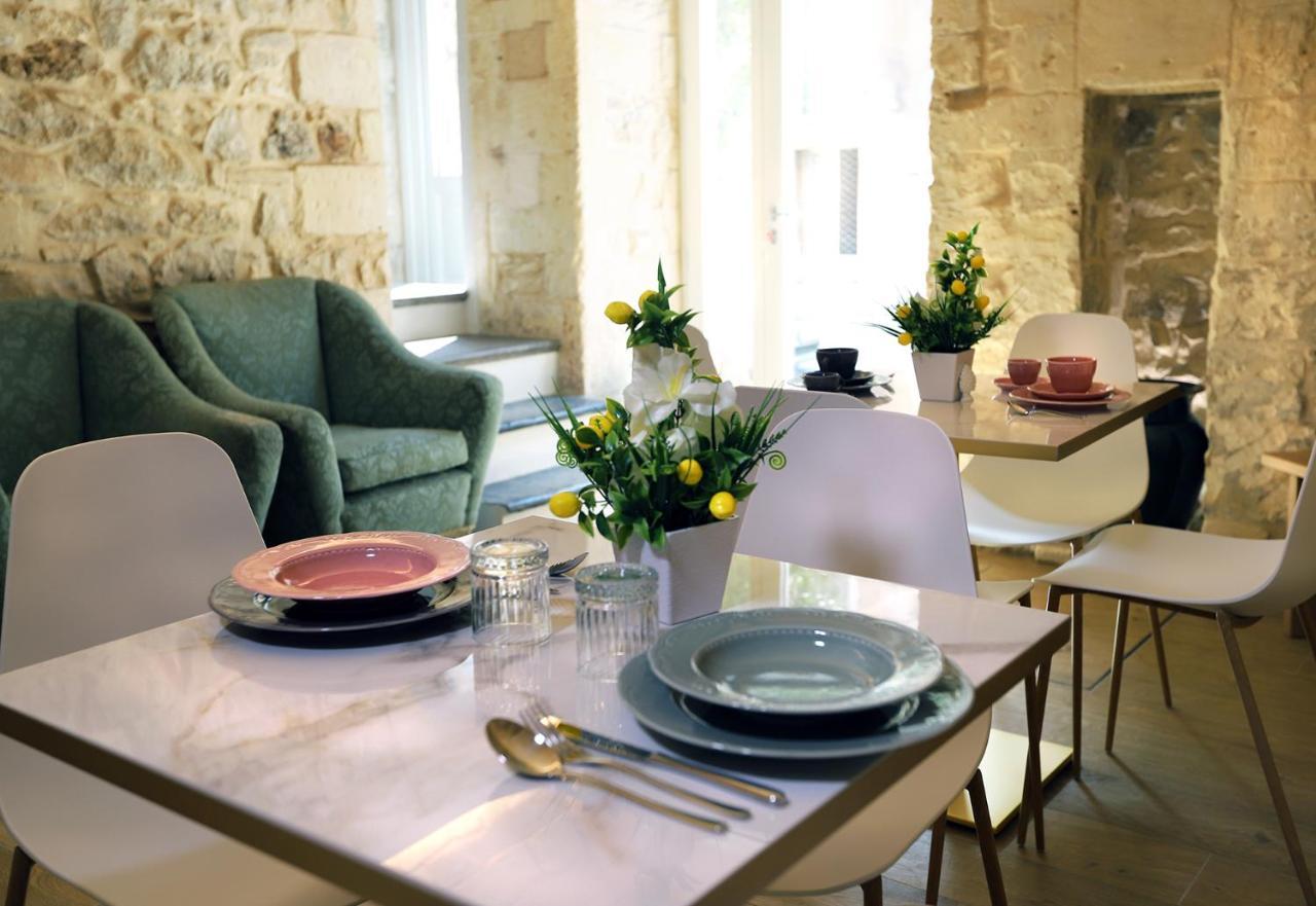 Acanto -Viaggio Barocco Ragusa Buitenkant foto